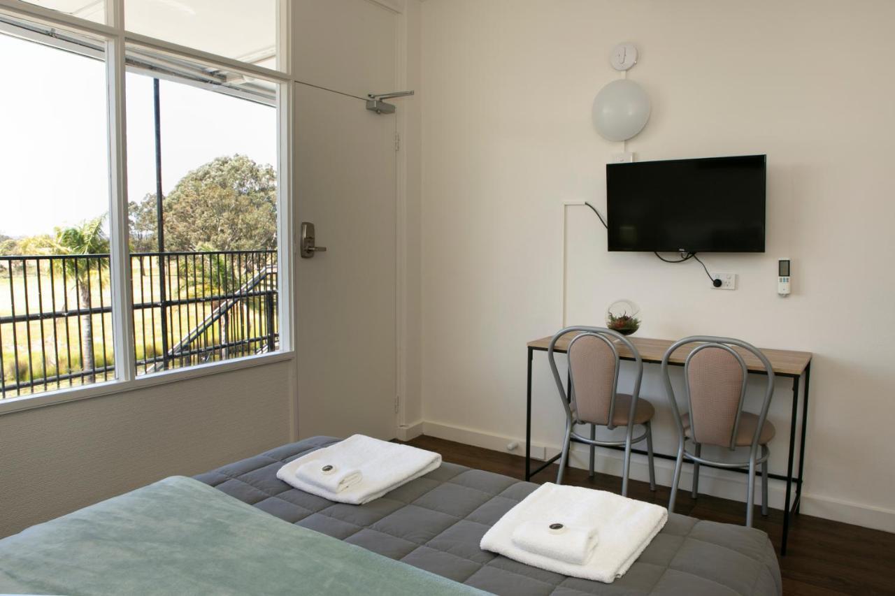 Rivers Apartments Motel Sale Gippsland Exterior photo